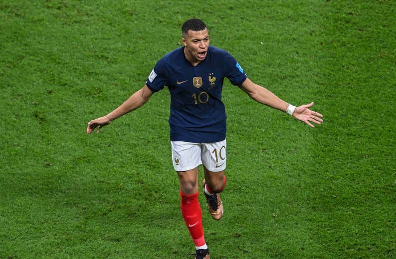 La fuerza de Mbappé brilla aunque nadie la vea