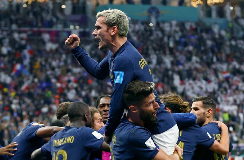 Francia desmitifica la 'maldición del campeón'