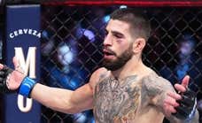 Ilia Topuria rompe la barrera del top 10 de la UFC