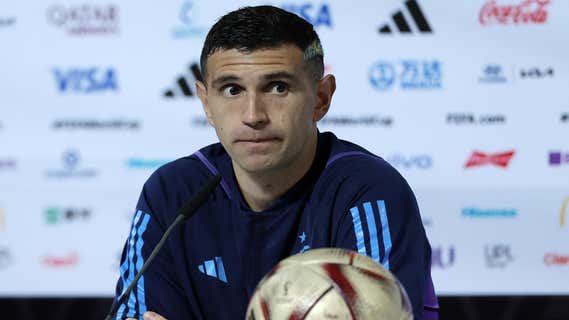 Emiliano 'Dibu' Martínez en rueda de prensa durante el Mundial./Efe