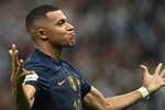 El volcán Mbappé estalló: doblete en 97 segundos y máximo goleador