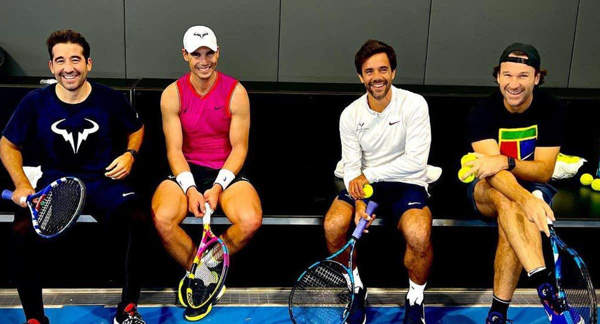Rafael Nadal junto a sus tres entrenadores: Marc López, Gustavo Marcaccio y Carlos Moyà. /Instagram/Rafael Nadal