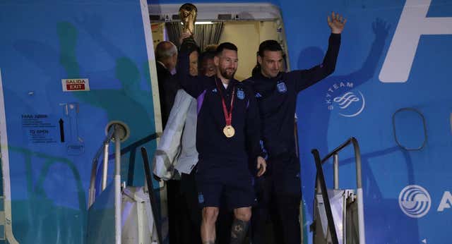 Messi y la Copa del Mundo ya están en Argentina