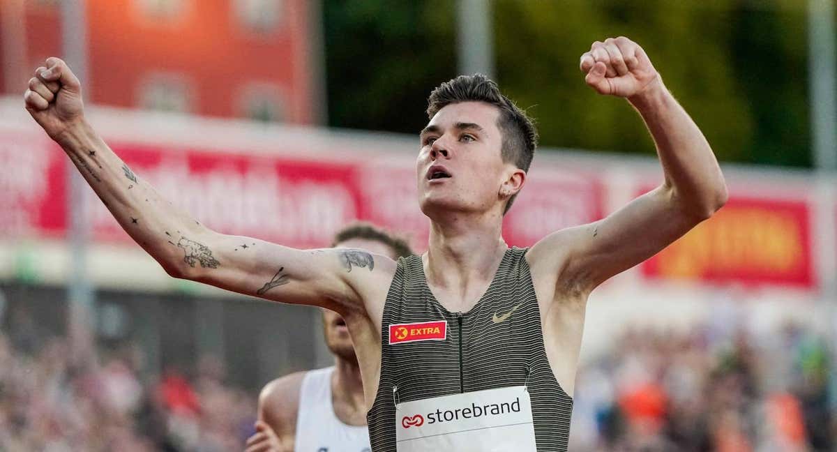 Jakob Ingebrigtsen tras imponerse en la Diamond League de Oslo./AFP