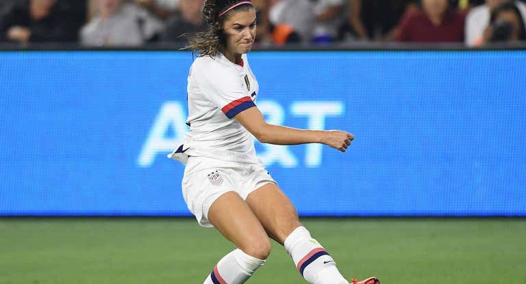 Alex Morgan durante un partido con la selección de Estados Unidos.