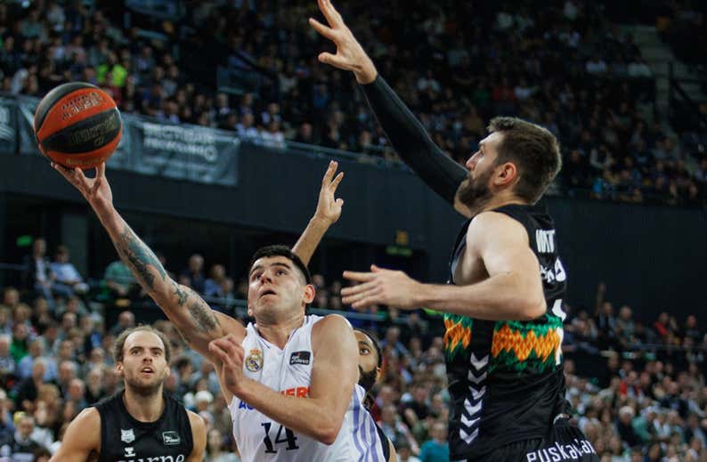 Deck reanima al Madrid en Bilbao para acabar 2022 como líder
