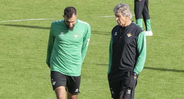 Pellegrini: «¿Borja Iglesias? Son especulaciones; ojalá no salga nadie»