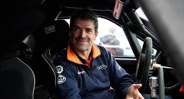 ¿Qué se le ha perdido a Carlos Checa en el Rally Dakar? «Me vuelvo a sentir piloto»