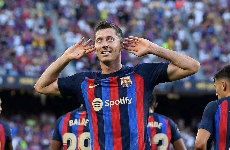 Lewandowski recibe la cautelar para el derbi y el Espanyol explota: «Es una injusticia»