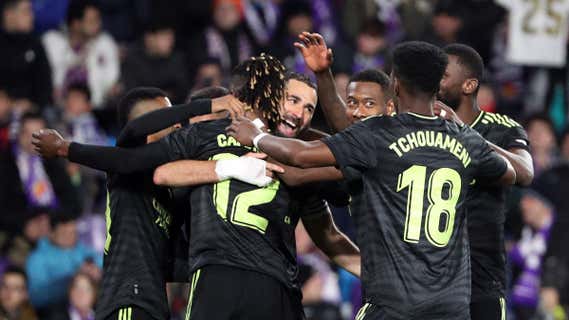 Los jugadores del Madrid celebran el triunfo ante el Valladolid/REUTERS