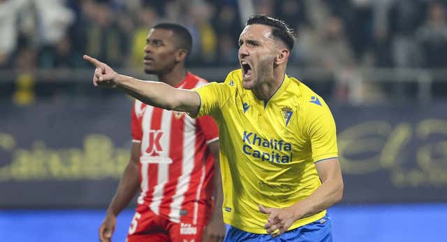 Lucas Pérez deja el Cádiz y regresa al Deportivo