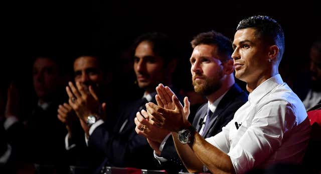 Cristiano en Arabia y Messi en el cielo