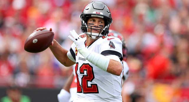 Tom Brady suma dos décadas seguidas en los playoffs de la NFL