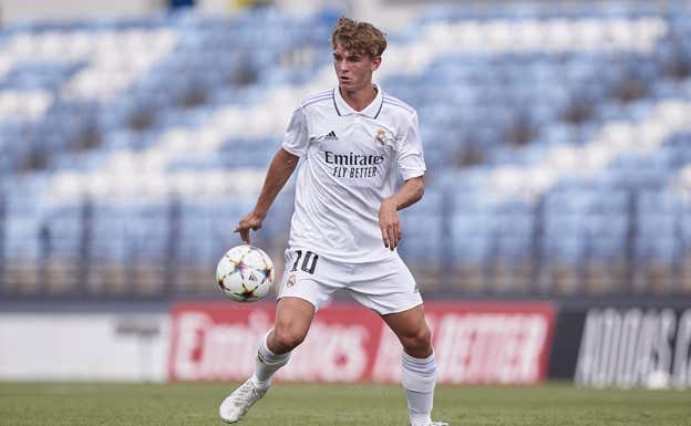 Nico Paz, en un partido con el juvenil del Real Madrid.  EFE