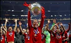 Cinco años de Van Dijk: cómo pasar de fregar platos a ser el mejor central del mundo