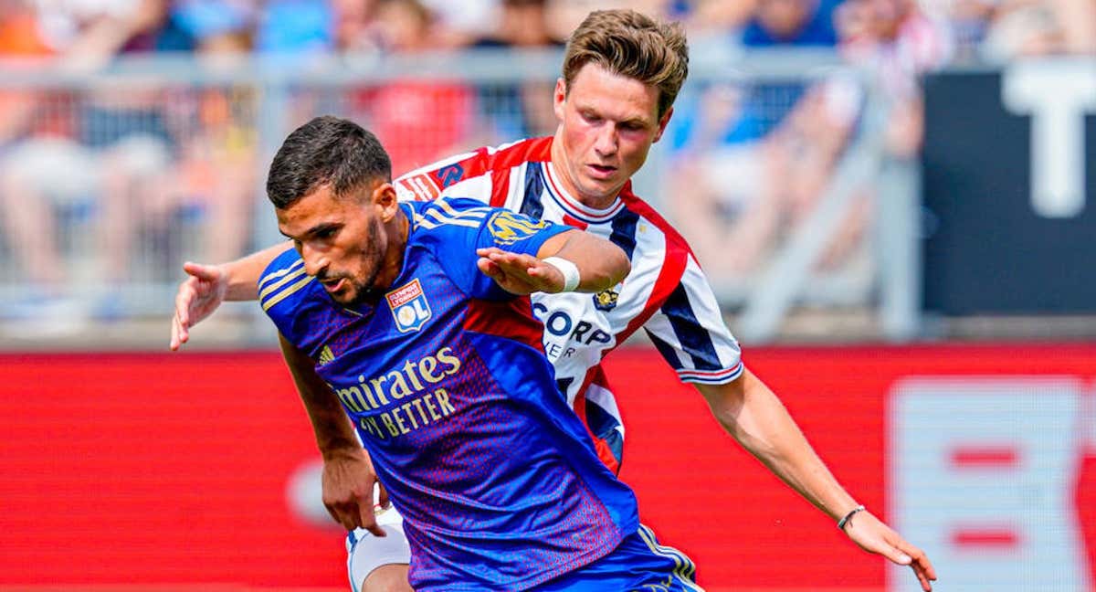 Aouar, durante un partido del Lyon./ABC