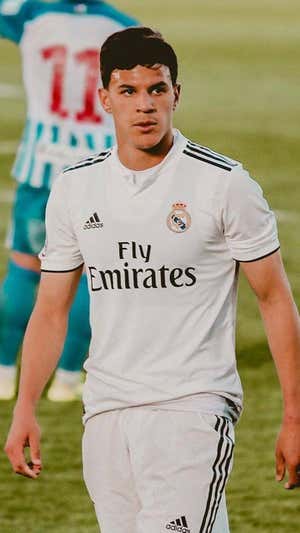 Augusto Galván jugando en la cantera del Real Madrid.