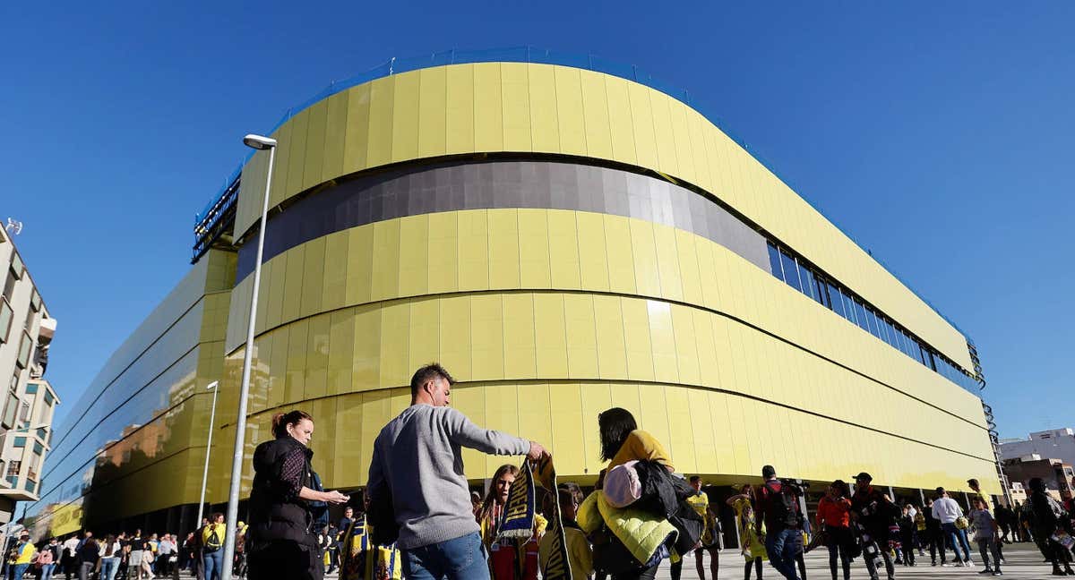 Fachada del renovado estadio La Cerámica, del Villarreal./EFE / DOMENECH CASTELLÓ
