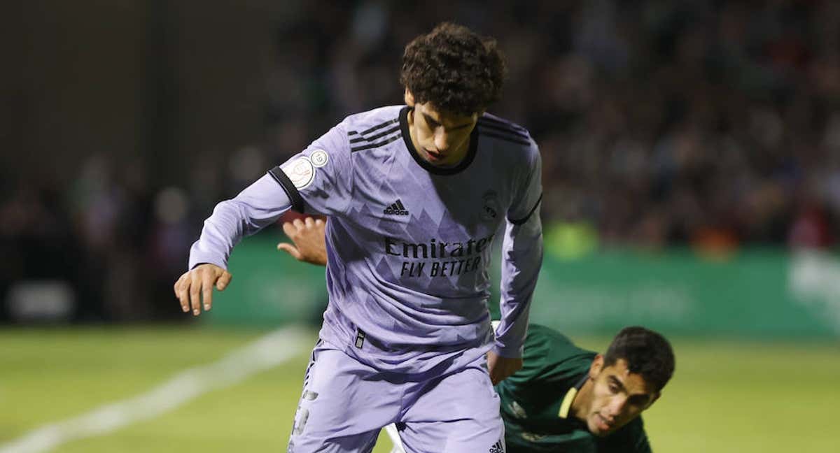 Jesús Vallejo jugando en Copa del Rey contra el Cacereño./EFE