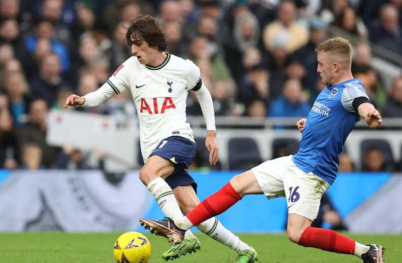 La fe de Bryan Gil tiene premio y el Tottenham pasa de ronda