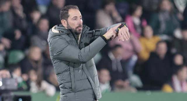 El Elche se da de morros con el mercado de fichajes: negativa de Agirrezabala, dificultad con Aridane y dudas de Carmona