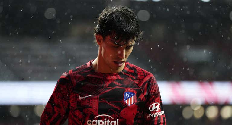 Joao Félix durante un calentamiento con el Atlético.