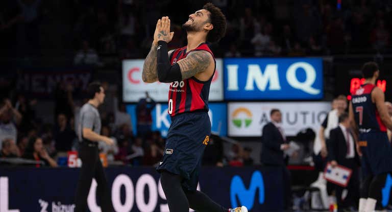 Markus Howard celebra su canasta ganadora ante el Valencia Basket.