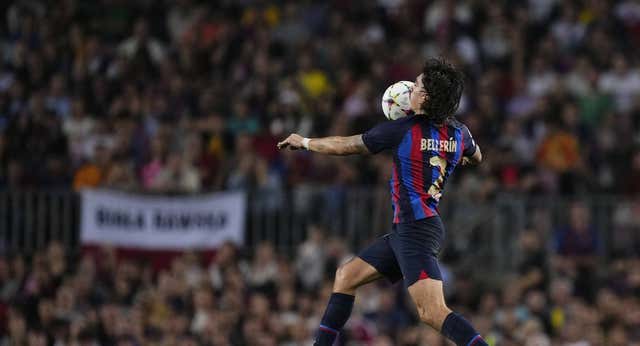 Palo para Bellerín: Xavi lo descarta y no estará ante su Betis