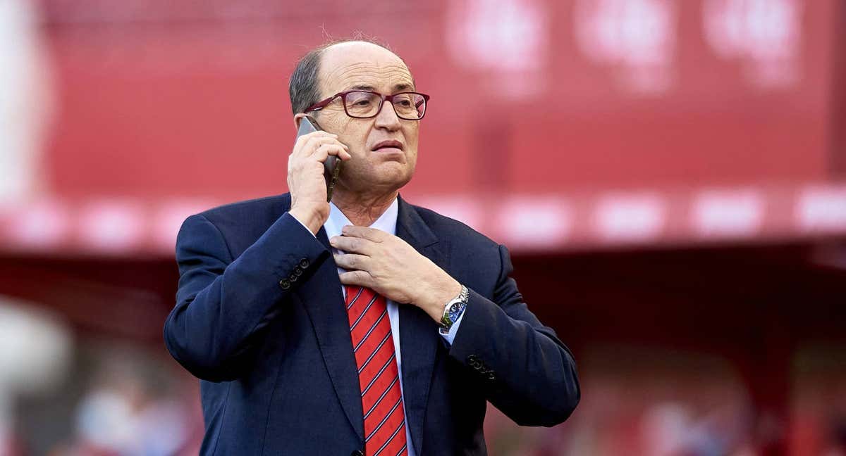 José Castro en la previa de un partido del Sevilla.