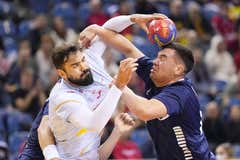 Los Hispanos pasan de fase tras ganar a Chile en un día gris en el Mundial