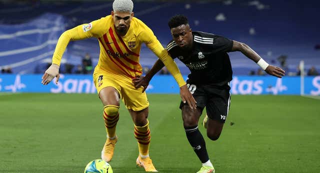 Alineación probable del Barça hoy en la final de la Supercopa: Araujo quiere ser de nuevo una pesadilla para Vinicius