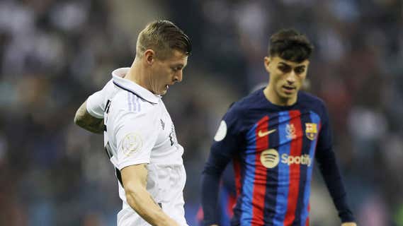 Kroos y Pedri, en una acción de la final de la Supercopa./GETTY