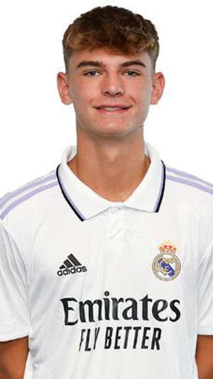 Nico Paz.  Real Madrid