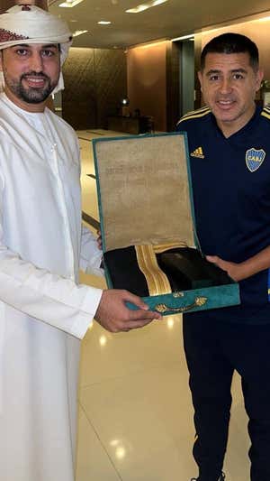 Riquelme inaugura el consulado de Boca en Emiratos Árabes Unidos. @bocajuniorsuae