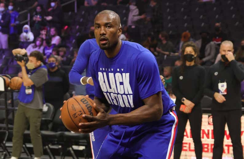 Serge Ibaka no jugará más con los Milwaukee Bucks