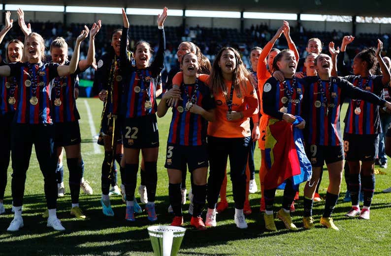 Polémica con las medallas: la diferencia entre ellas y ellos y la versión de la RFEF