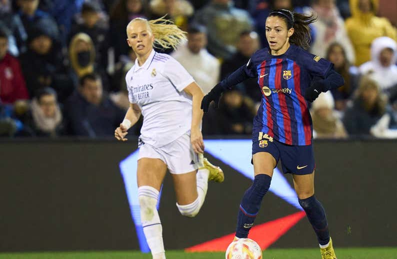 Incombustible Aitana: récord en el Clásico y lanzada a la final