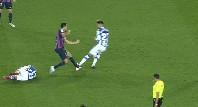 Brais Méndez, castigado con una roja que no vieron ni Dembélé ni Vinicius