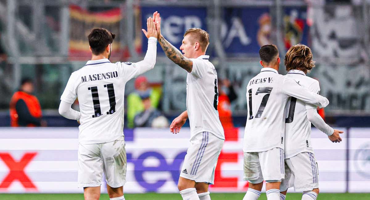 Asensio y Kroos celebran un gol del Real Madrid./GETTY