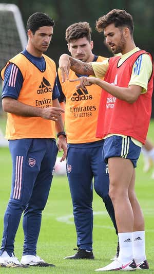 Ceballos, con Arteta. Getty