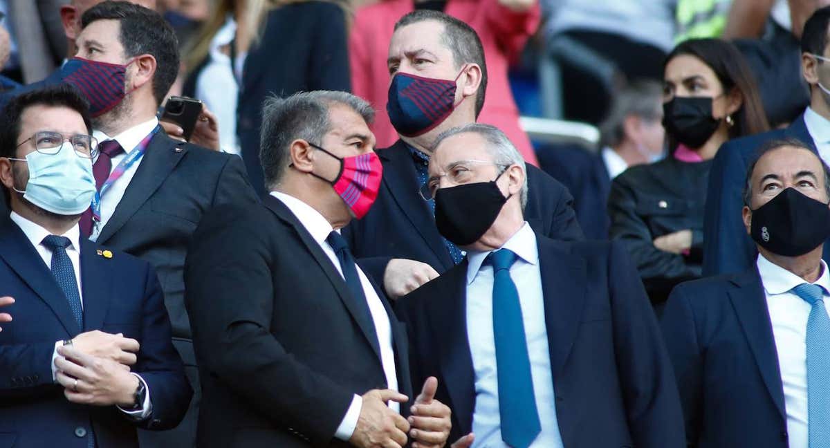 Los presidentes de Barcelona y Real Madrid, Joan Laporta y Florentino Pérez. /EFE