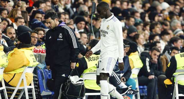 Problemón para Ancelotti: Mendy se perderá la eliminatoria completa ante el Liverpool