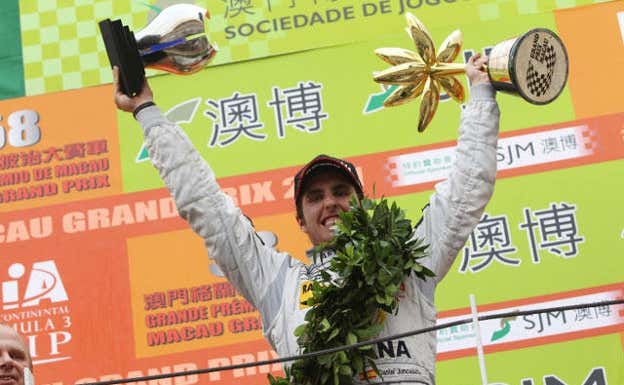 Dani Juncadella, en 2011, tras ganar el GP de Macao de F3.  GP Macao
