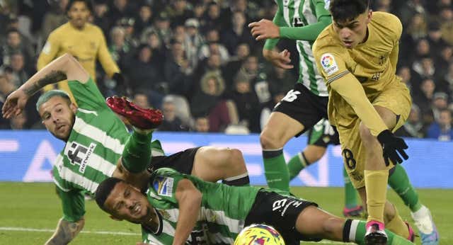 Demasiado Pedri para el Betis, al que Mel quiso vestir de verdiblanco