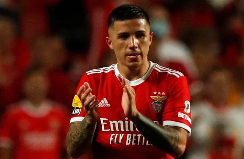 Rui Costa critica a Enzo: «Estar comprometido no es golpearse el pecho cuando interesa»