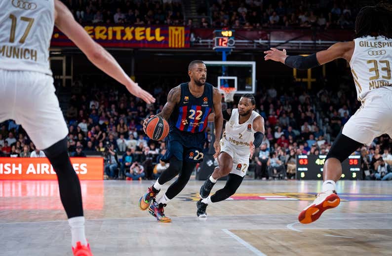 Higgins evita el susto en el Palau y el Maccabi acaba con la racha del Valencia