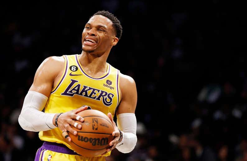 Los Lakers tienen que tomar una decisión sobre Westbrook