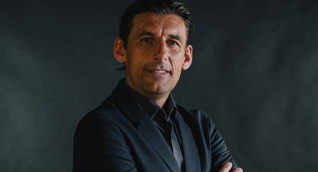 Miguel Ángel Angulo arrasa con el filial mientras el primer equipo hace aguas
