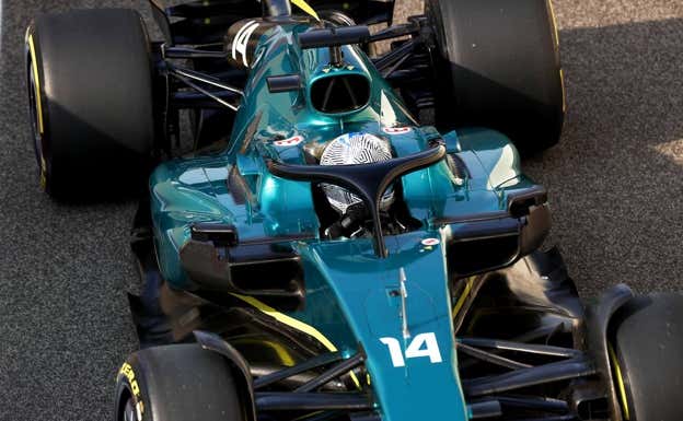 Fernando Alonso, en el test de Abu Dhabi de 2022.  Aston Martin