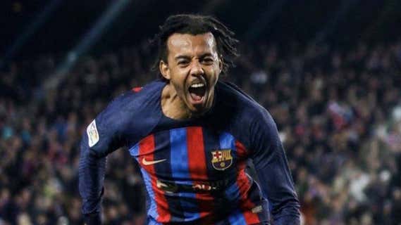 Kounde festejó con alegría el tanto de Jordi Alba frente al Sevilla. /TWITTER